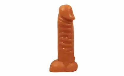 Macizo Adam